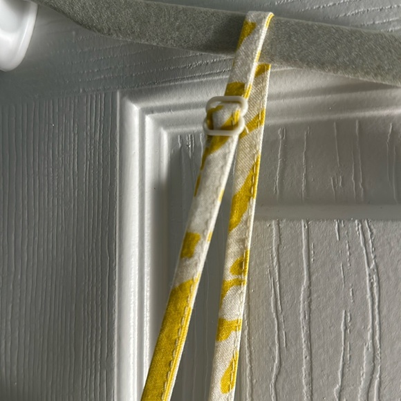 SO Spaghetti Strap Floral Top - Picture 6 of 7